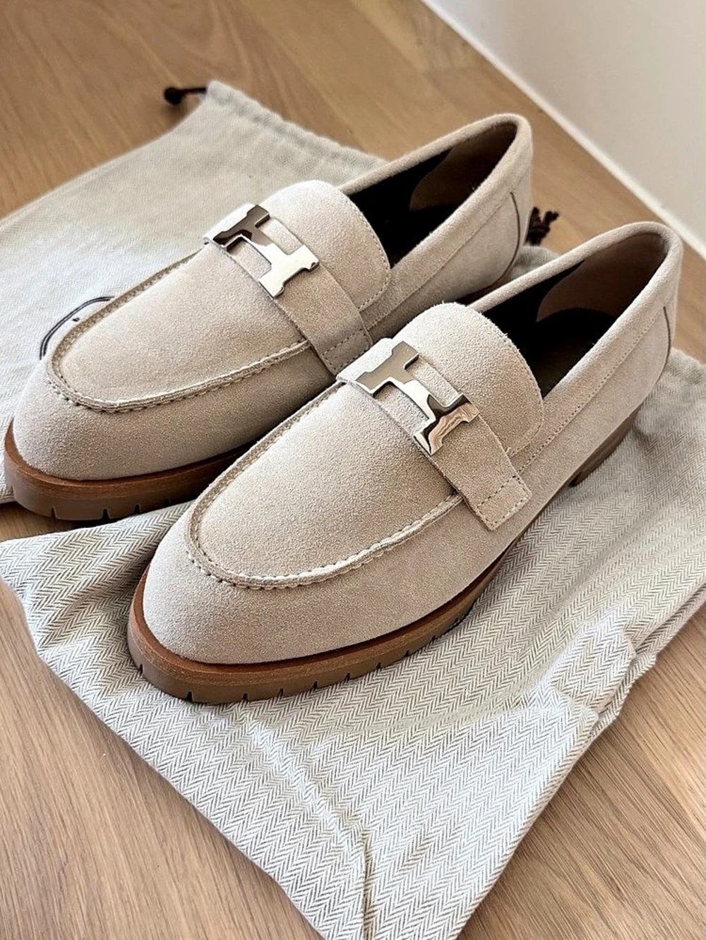 Hermès Dauphine Loafer Horsebit Loafers in Beige